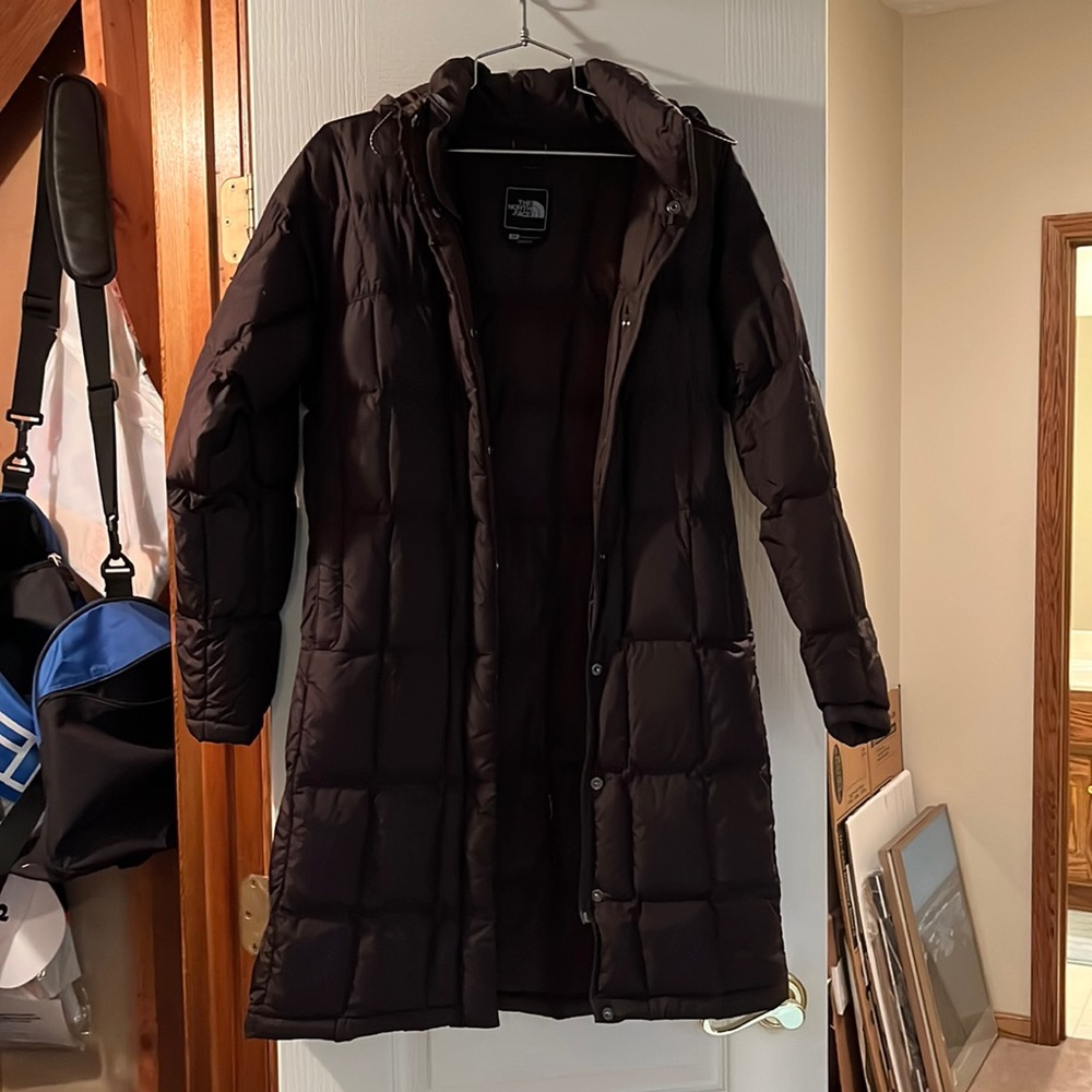Small Nrth Face Long puffer coat - brown.